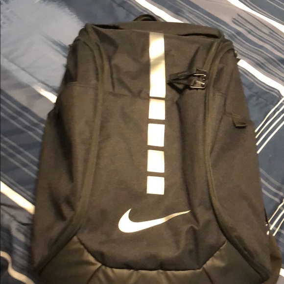 Nike Elite Hoops Backpack - Picture 2 of 3